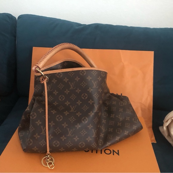 Large Artsy - Picture 3 of 8